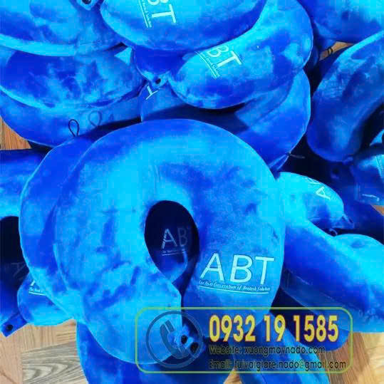 Gối vải tựa cổ chữ U in logo