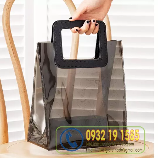 Túi nhựa pvc màu đen quai vuông